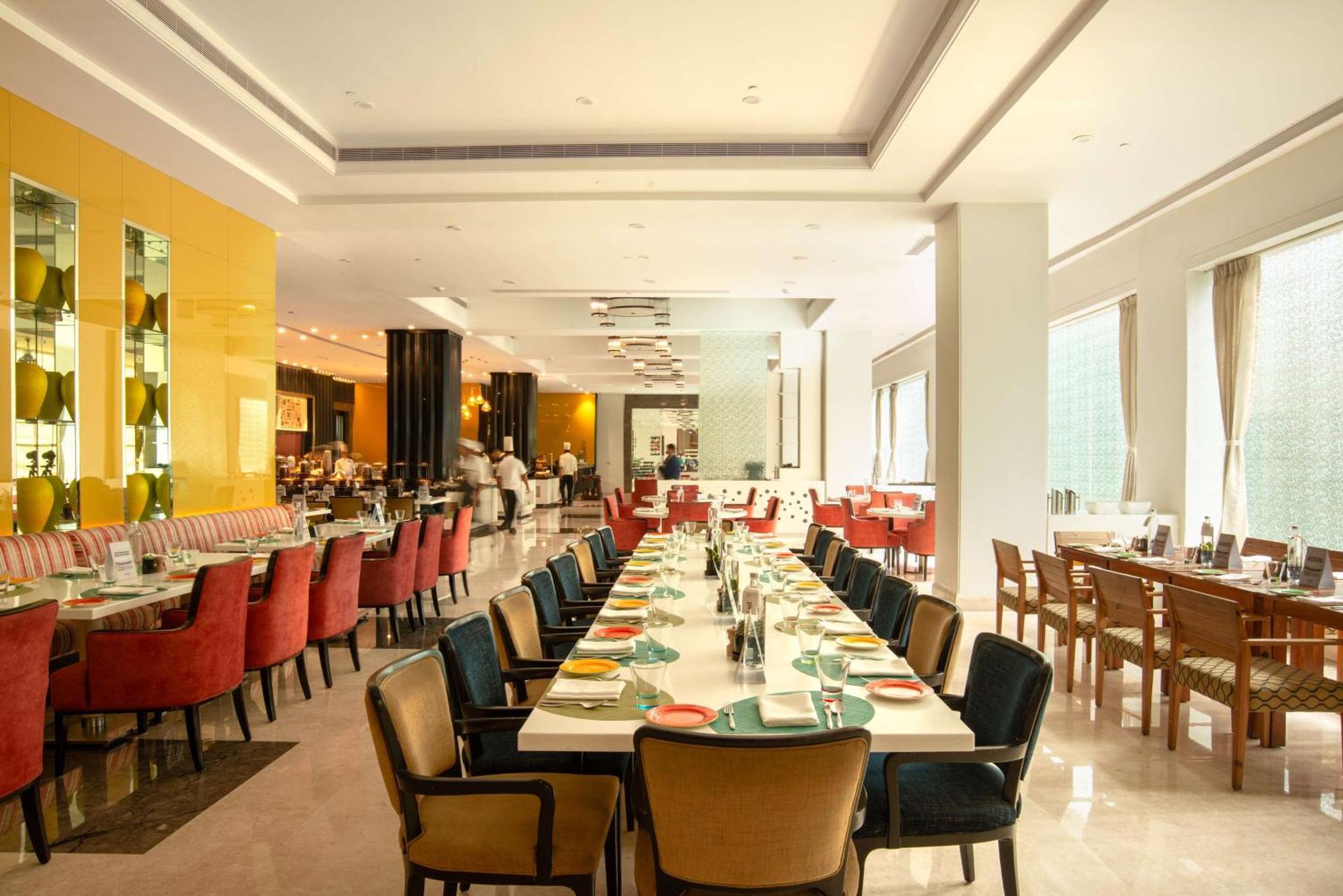 Radisson Blu Bengaluru Outer Ring Road Hotel Ngoại thất bức ảnh